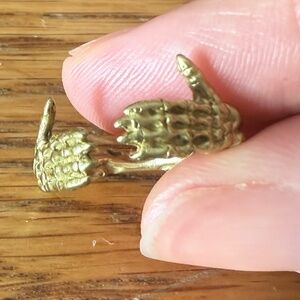 Verameat skeleton thumbs up ring Brass